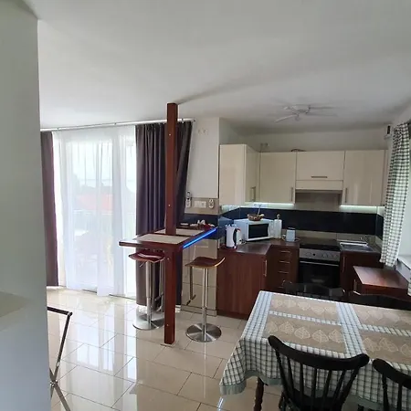 Mandula Apartman *