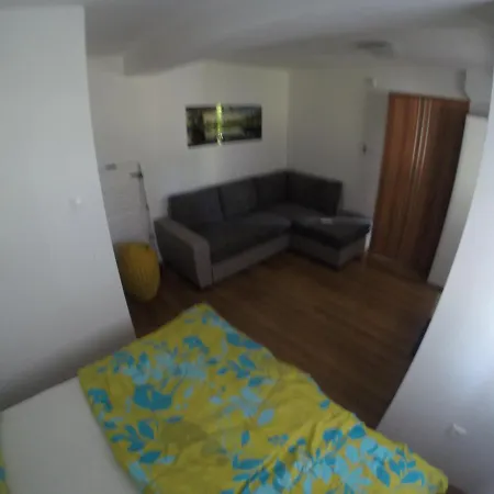 Mandula Apartment *