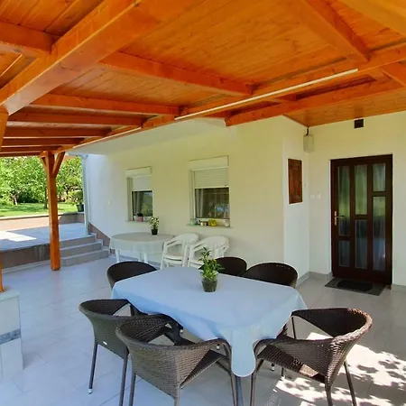 Mandula Badacsonytomaj