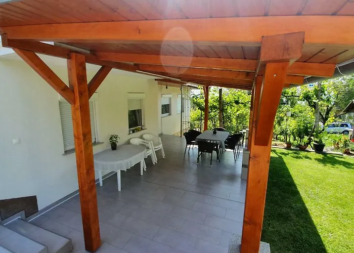 Mandula باداتشونيتوماي